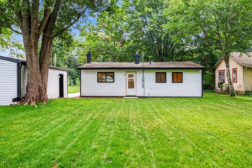 709 11th Street Three Rivers City MI 49093