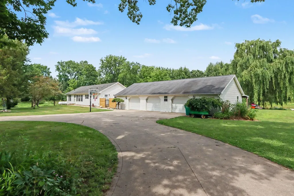 56883 Pulver Road Fabius Township MI 49093