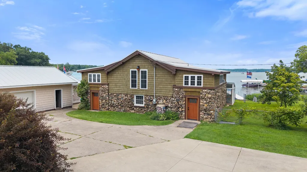 20214 Detente Road White Pigeon Township MI 49099
