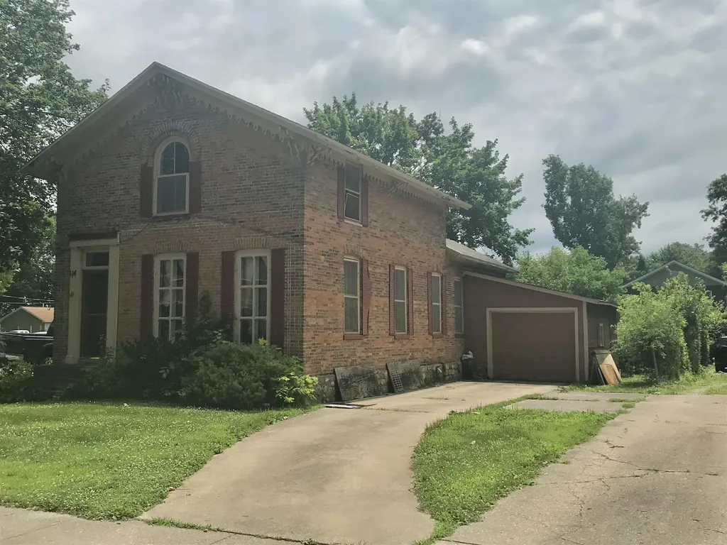 114 E Chicago Road White Pigeon Village MI 49099