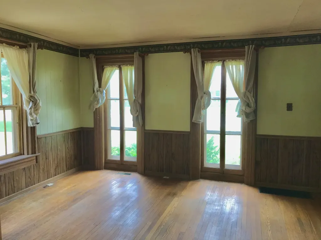114 E Chicago Road White Pigeon Village MI 49099