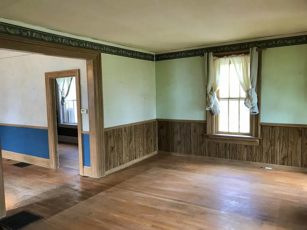 114 E Chicago Road White Pigeon Village MI 49099
