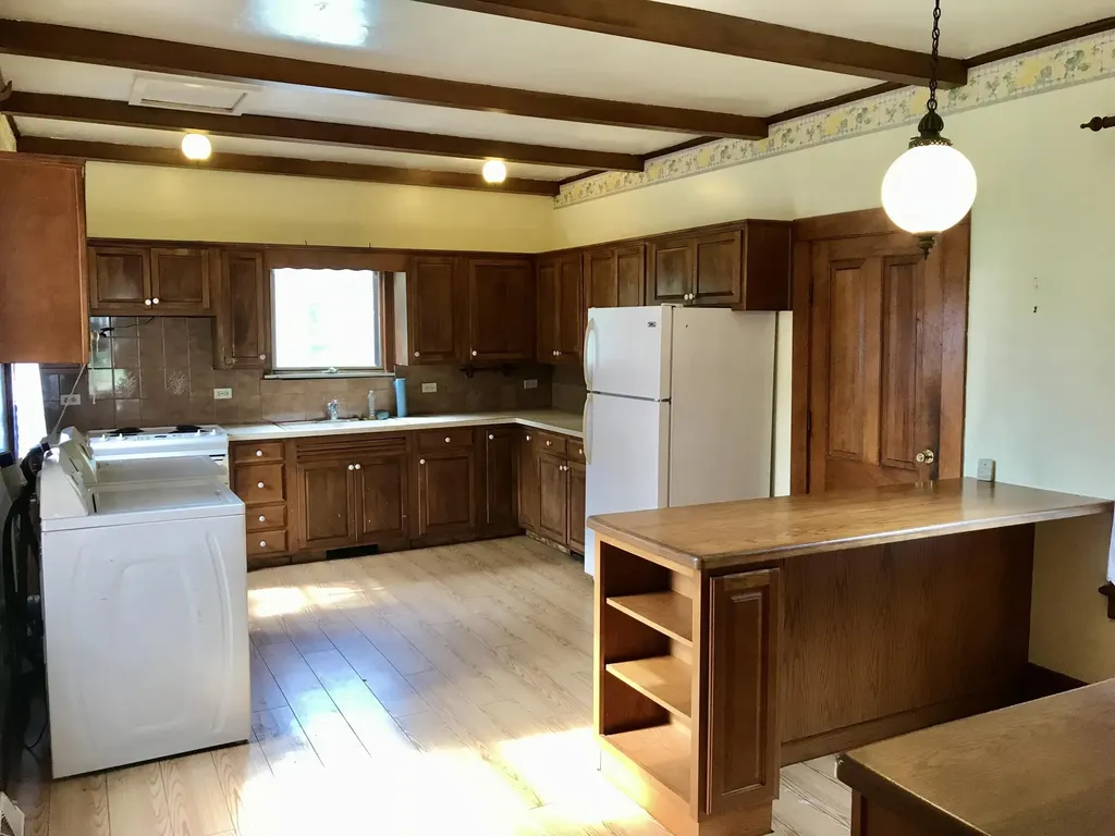114 E Chicago Road White Pigeon Village MI 49099