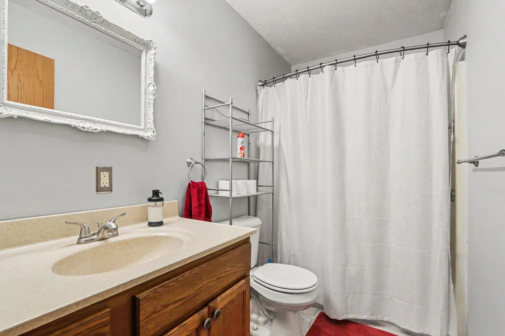 935 N Wattles Road N Emmett Charter Township MI 49014