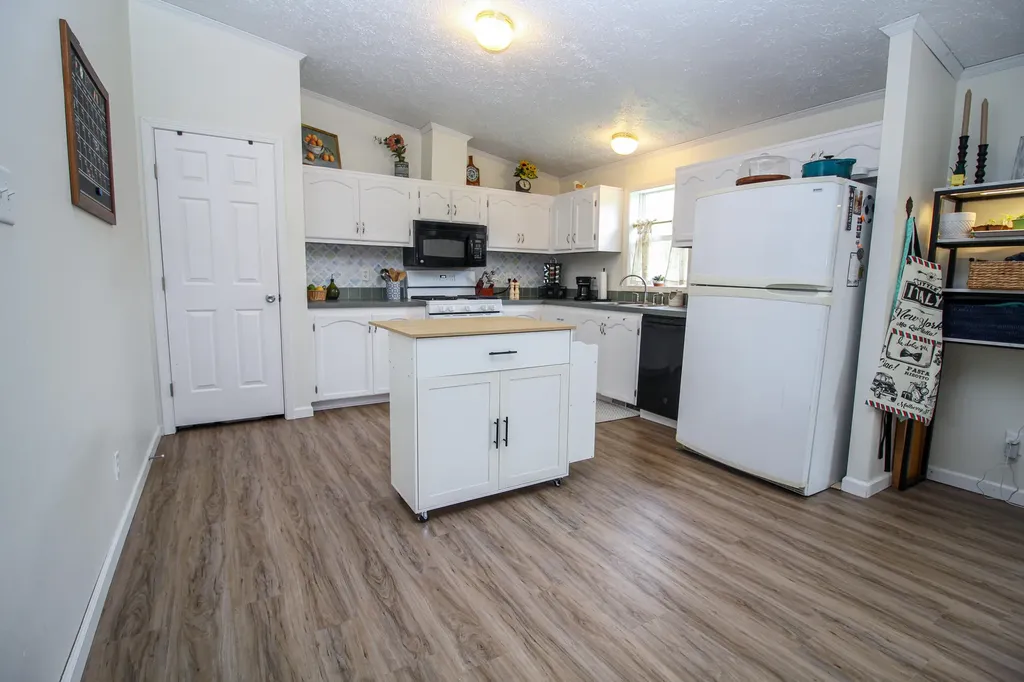 12524 Serenity Drive Flowerfield Township MI 49067