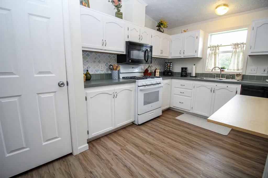 12524 Serenity Drive Flowerfield Township MI 49067