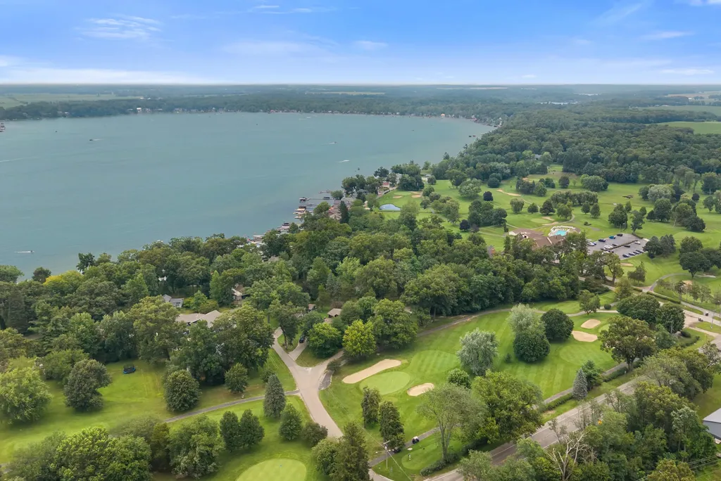 69115 Oakwood Drive White Pigeon Township MI 49099