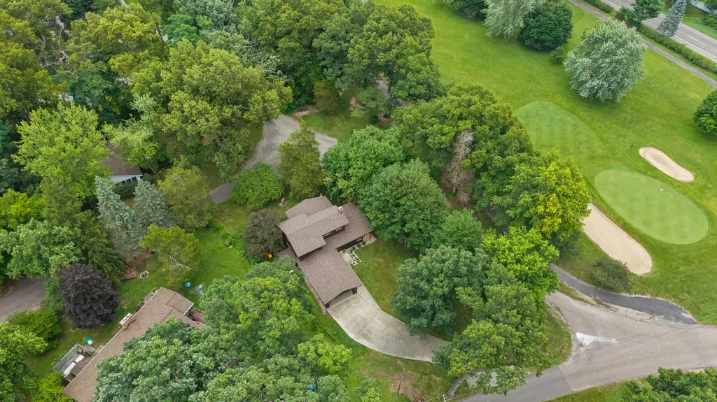 69115 Oakwood Drive White Pigeon Township MI 49099