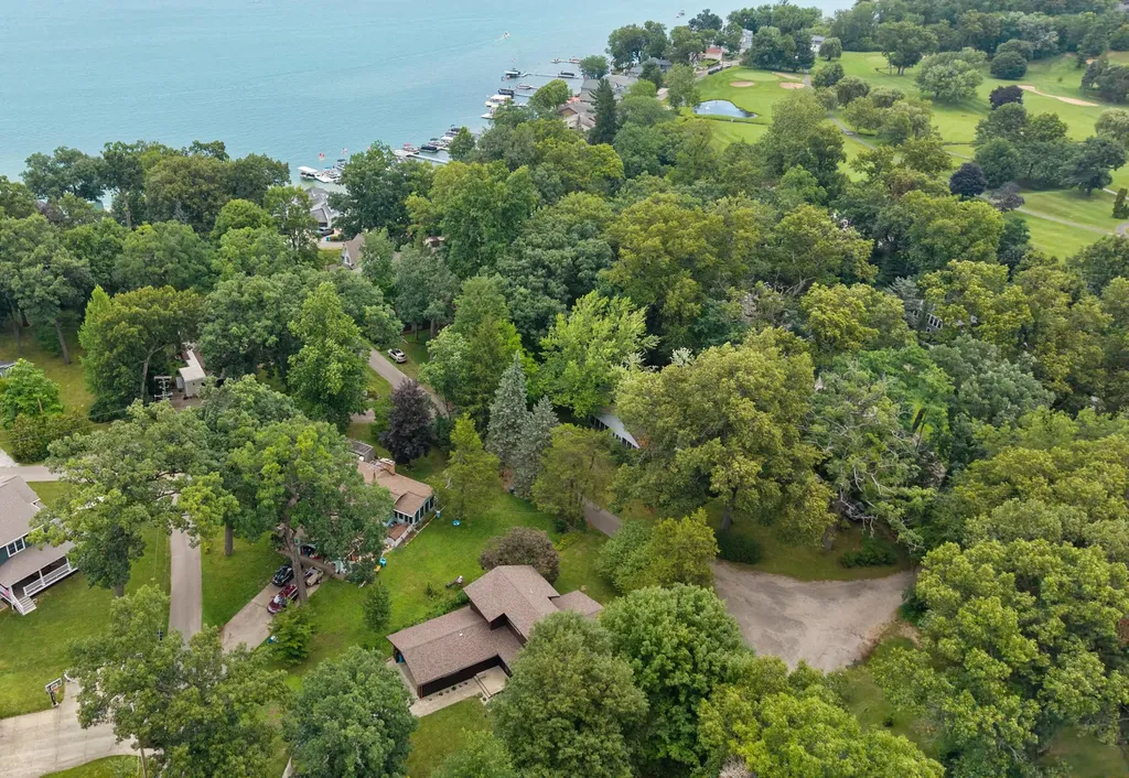 69115 Oakwood Drive White Pigeon Township MI 49099