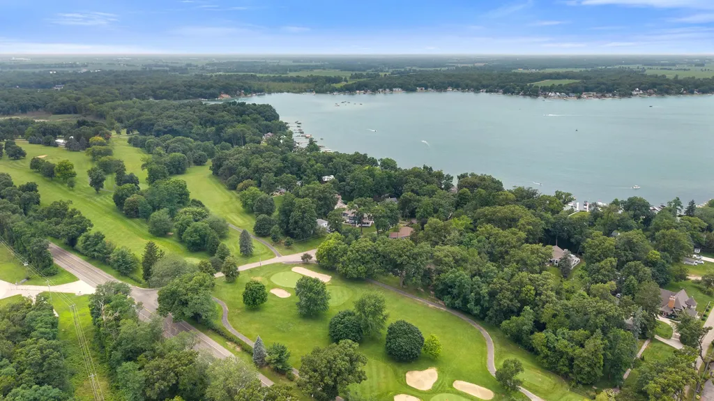 69115 Oakwood Drive White Pigeon Township MI 49099