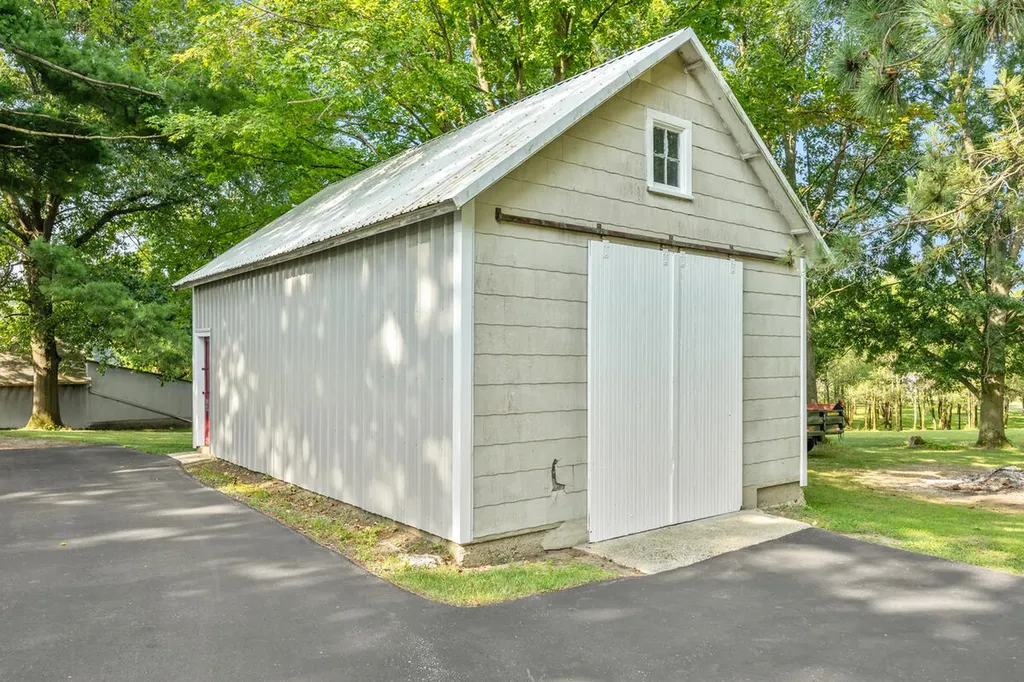 3082 Pine Lake Street Howard Township MI 49120