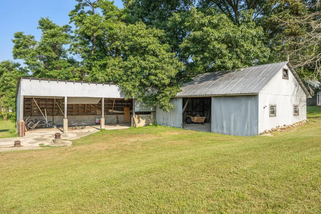 3082 Pine Lake Street Howard Township MI 49120