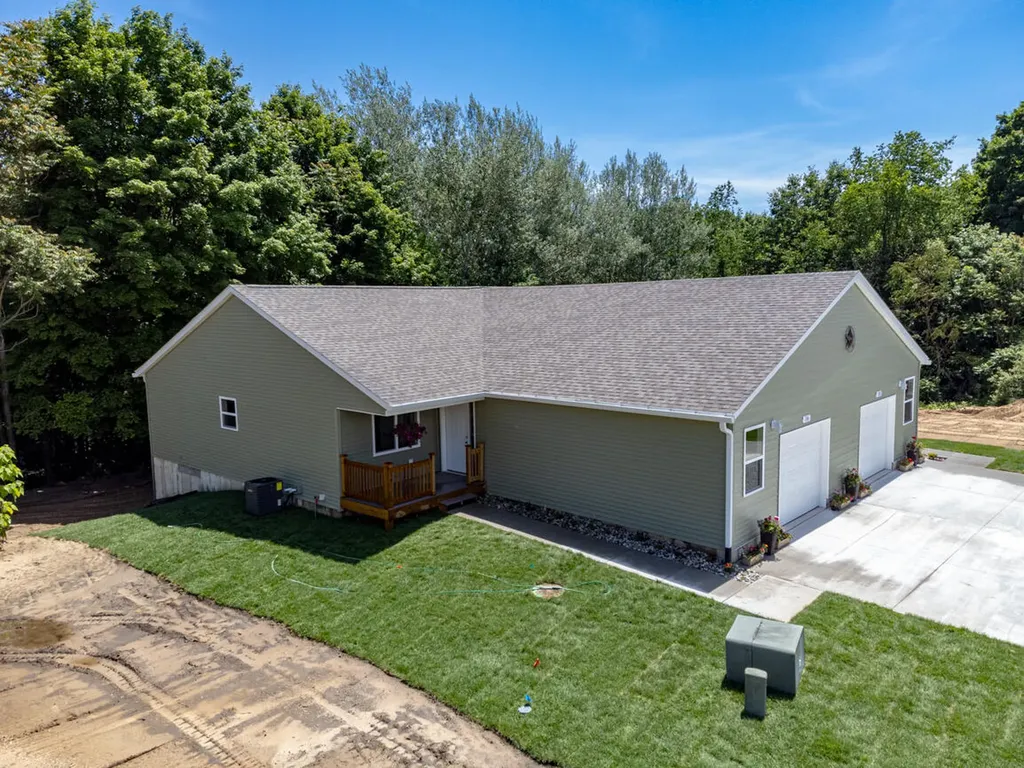 194 Devonwood Drive Shelby Village MI 49455