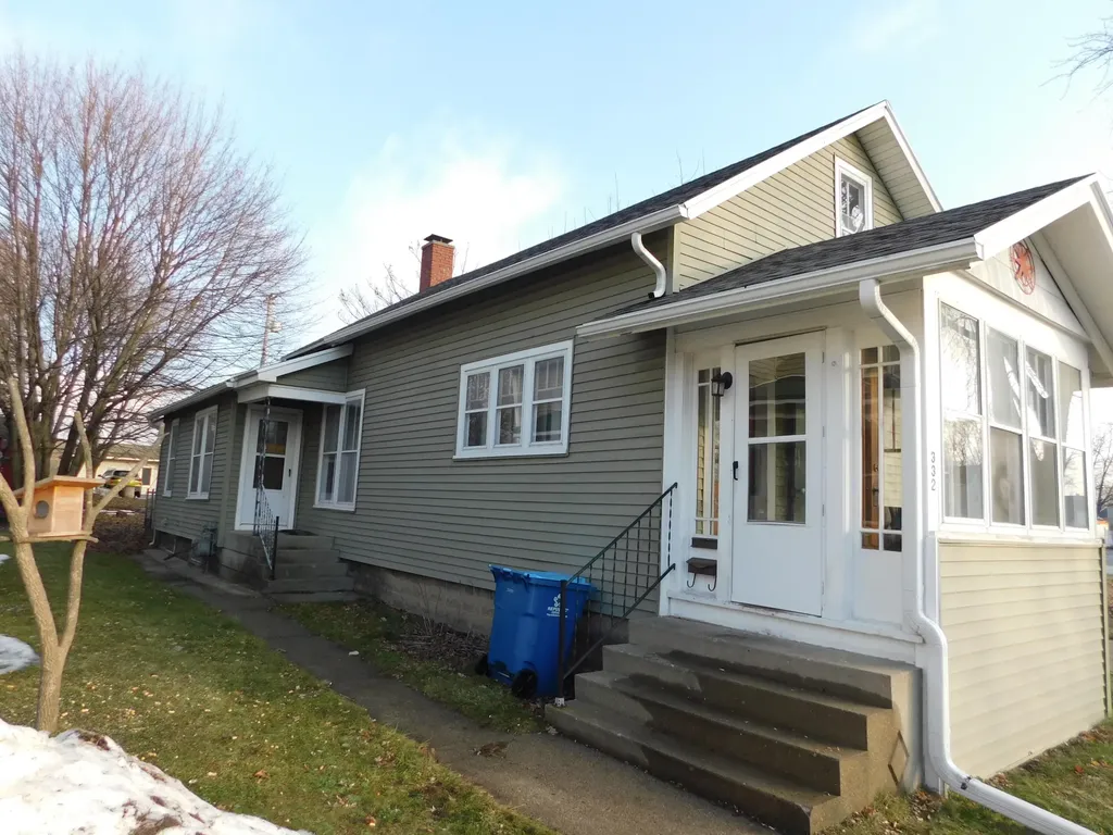 332 3rd Street Manistee City MI 49660