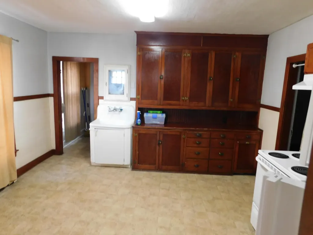 332 3rd Street Manistee City MI 49660