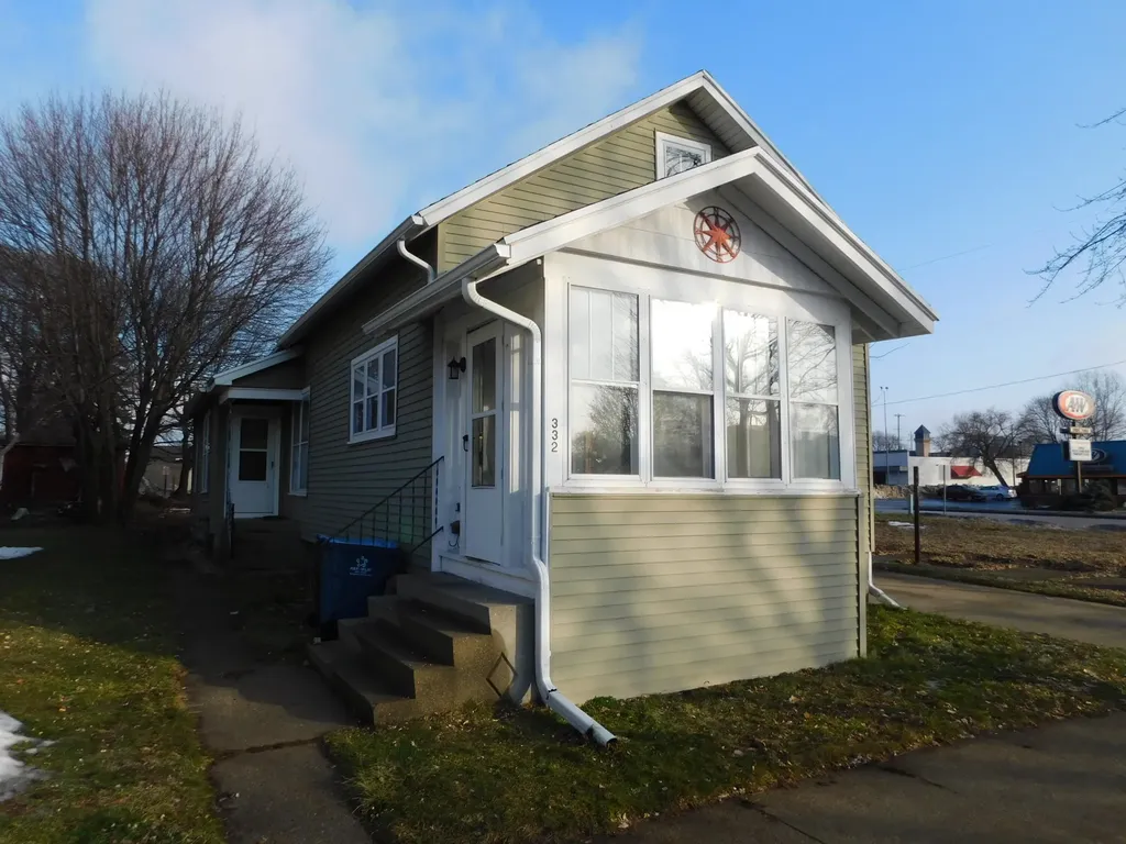 332 3rd Street Manistee City MI 49660