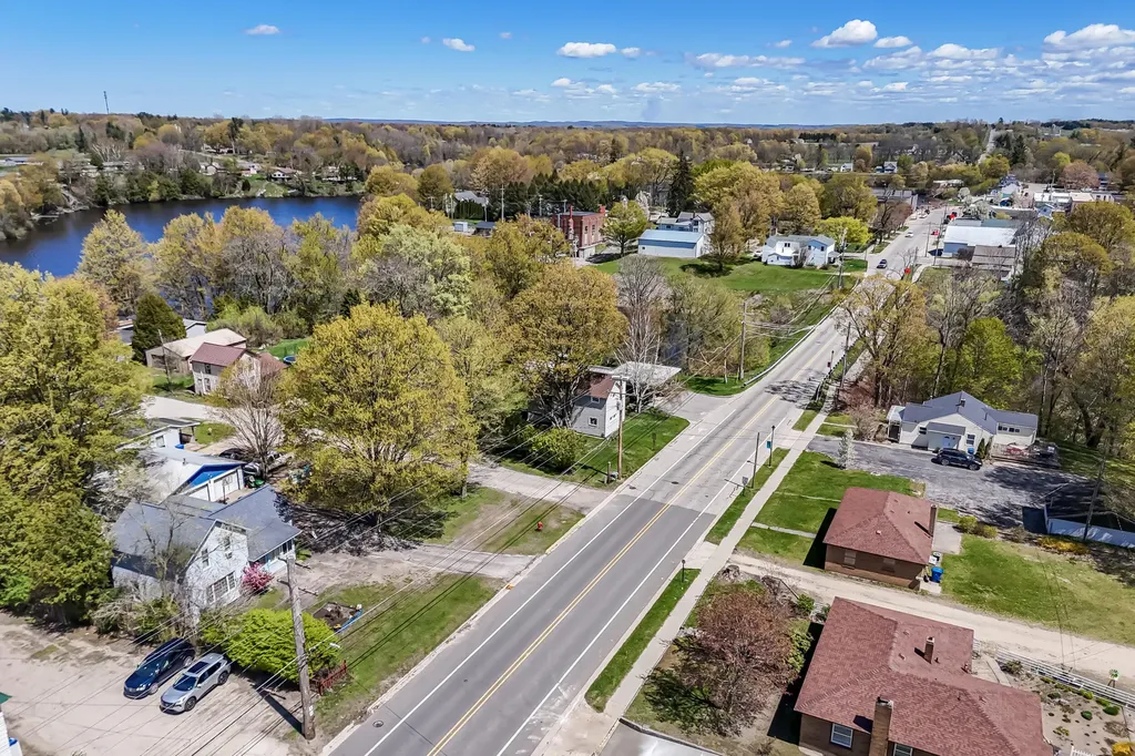 140 W Main Street Hart City MI 49420