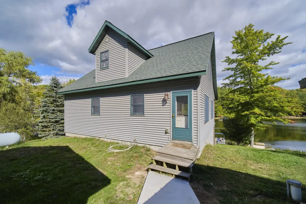 6124 N Larson Road Sheridan Township MI 49410