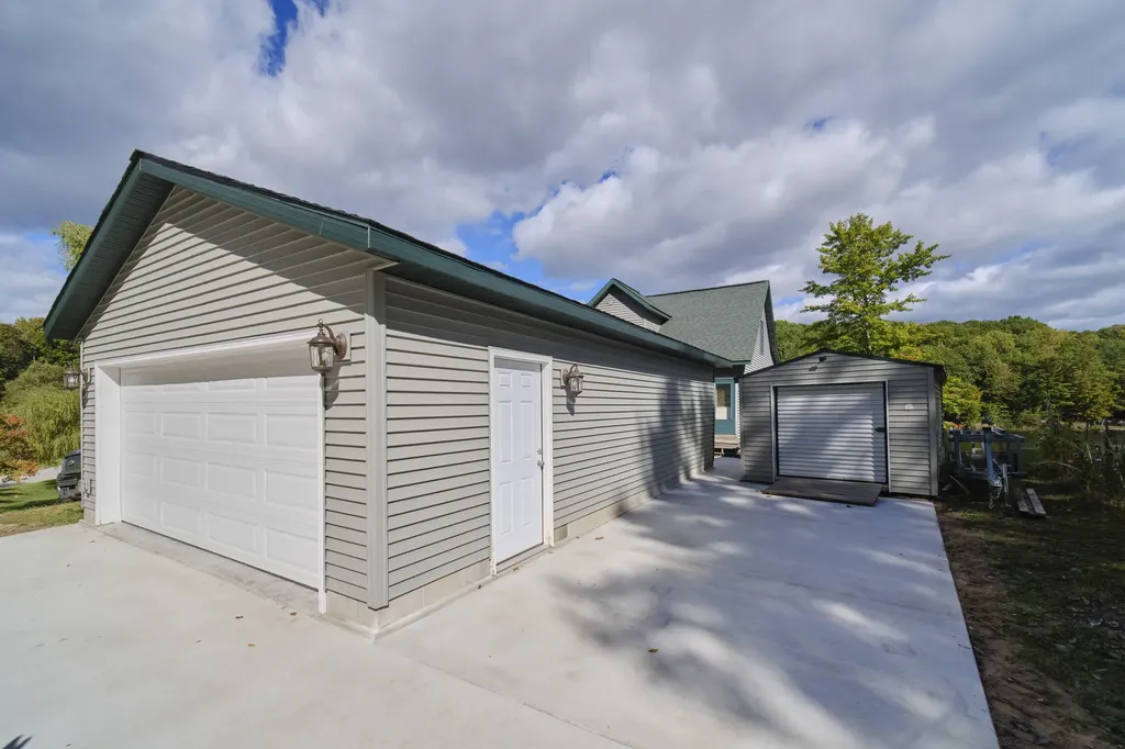 6124 N Larson Road Sheridan Township MI 49410