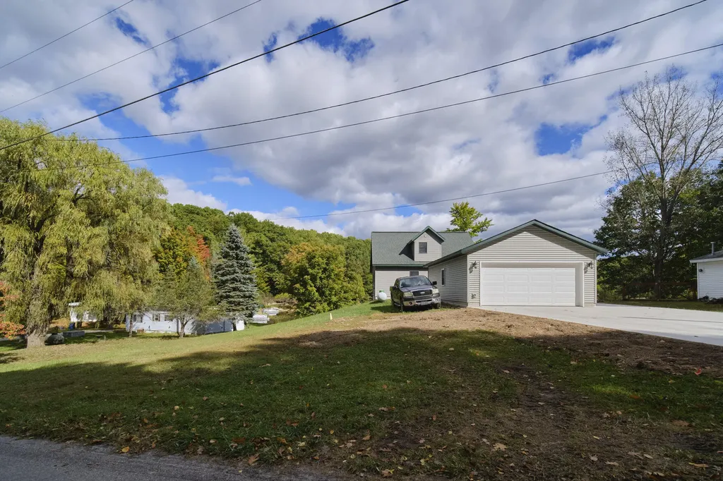 6124 N Larson Road Sheridan Township MI 49410