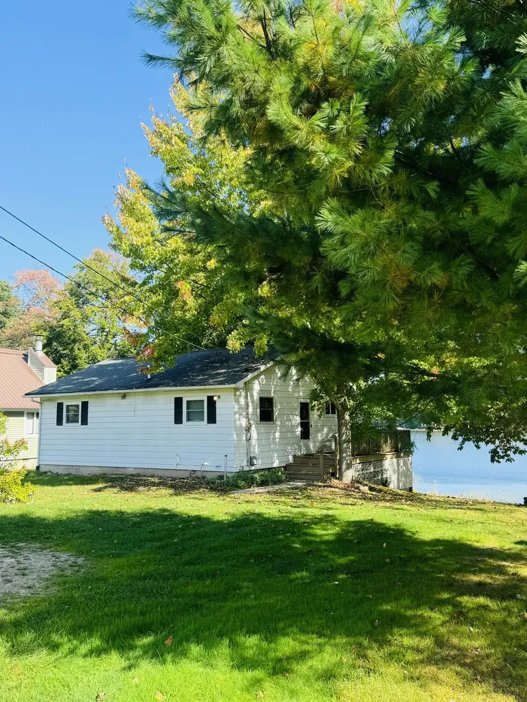 5112 N Bass Lake Road Lake Township MI 49644