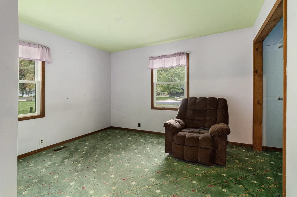 559 E Sands Street Pentwater Village MI 49449
