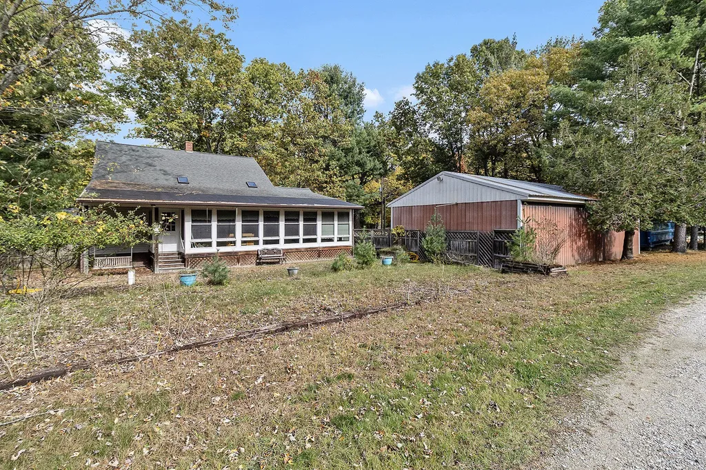 559 E Sands Street Pentwater Village MI 49449