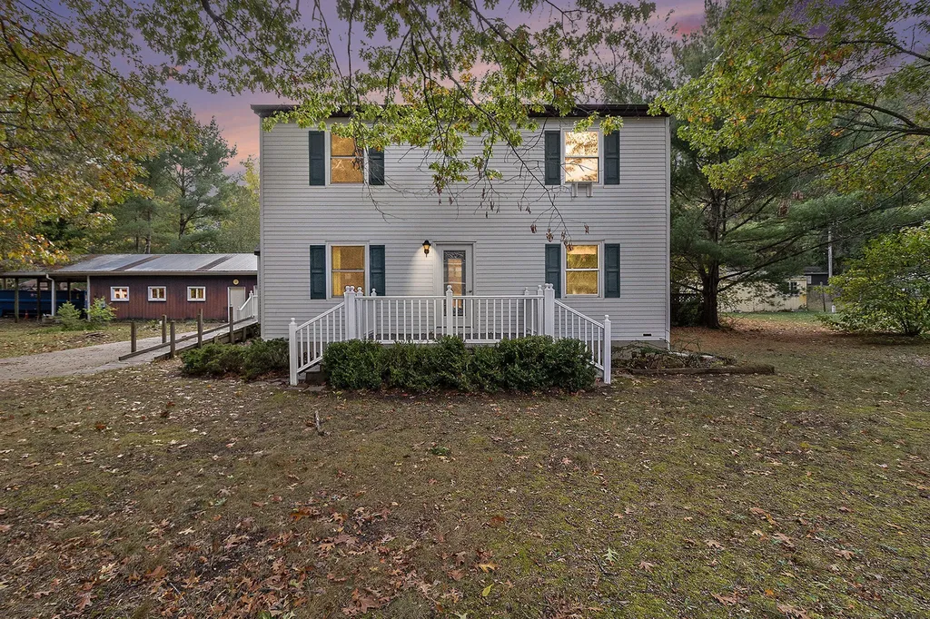 559 E Sands Street Pentwater Village MI 49449