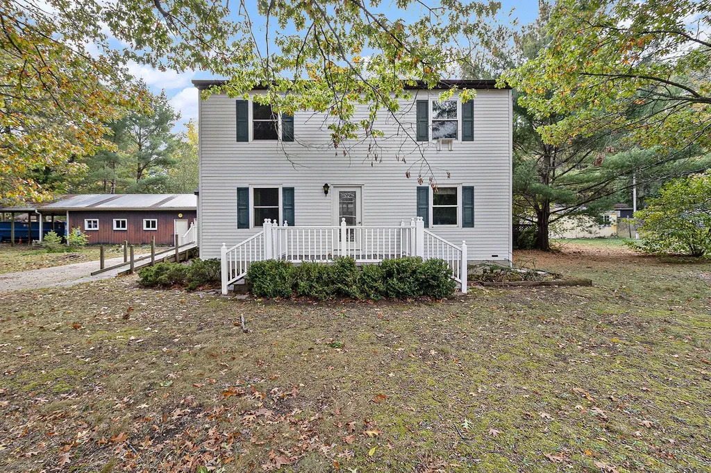 559 E Sands Street Pentwater Village MI 49449
