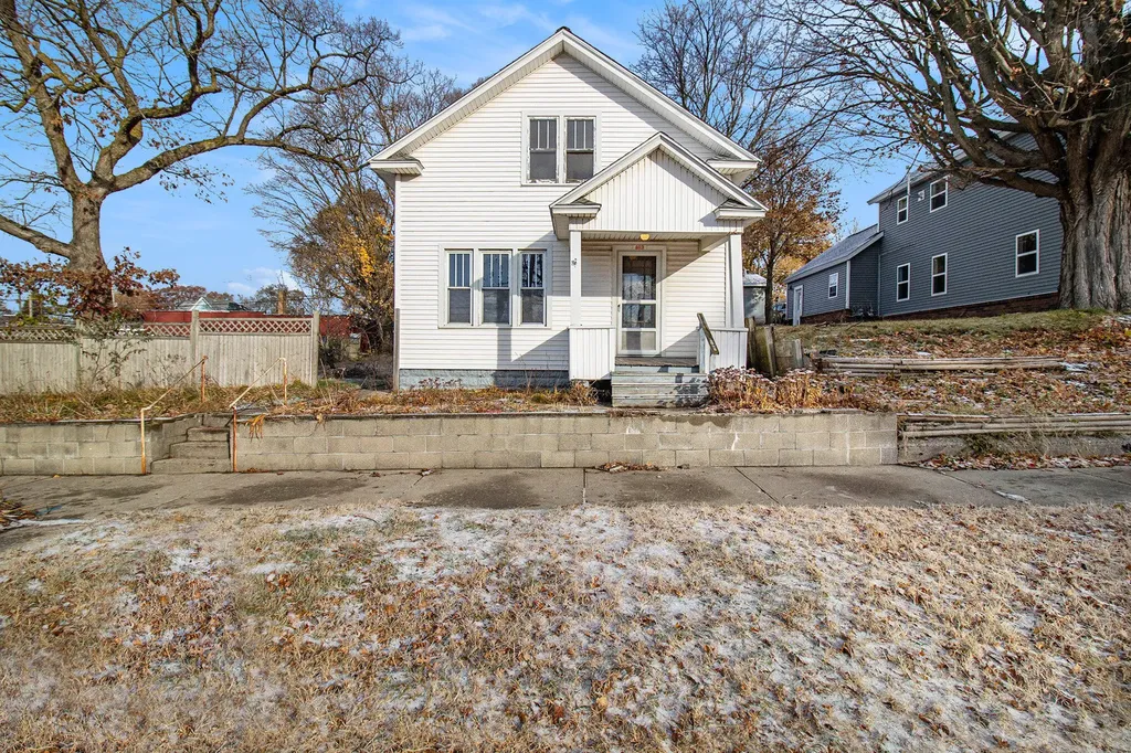 603 E Dowland Street Ludington City MI 49431