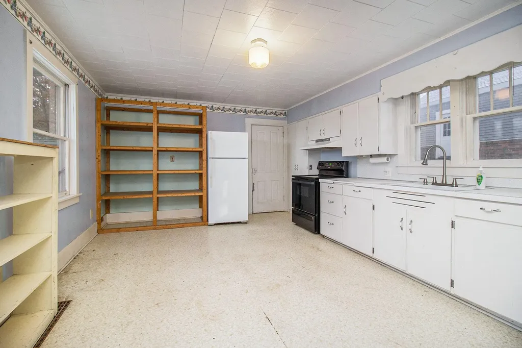 603 E Dowland Street Ludington City MI 49431
