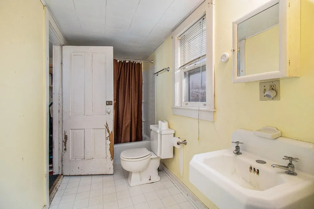 603 E Dowland Street Ludington City MI 49431