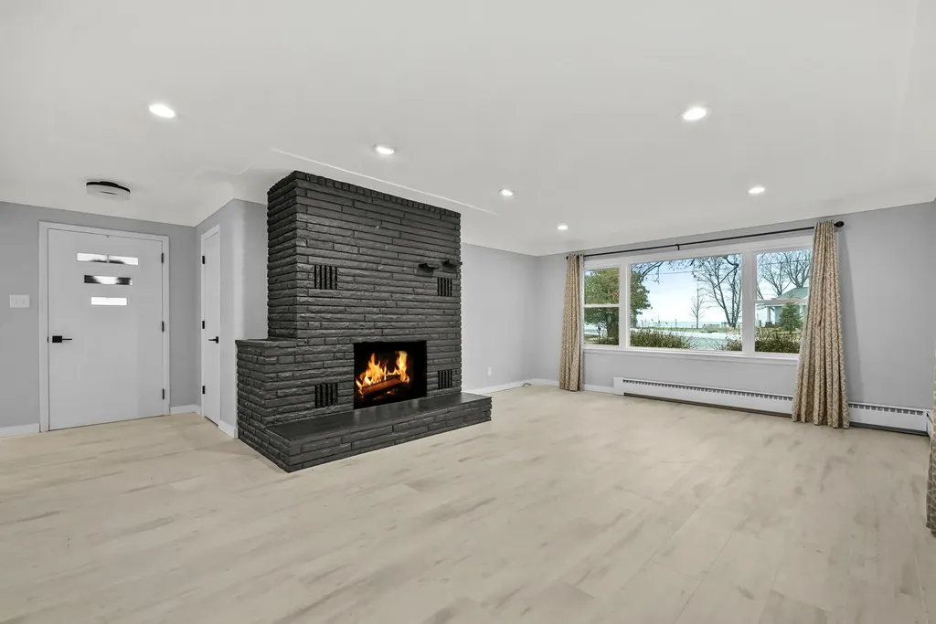 616 Lakeshore Drive Cadillac City MI 49601