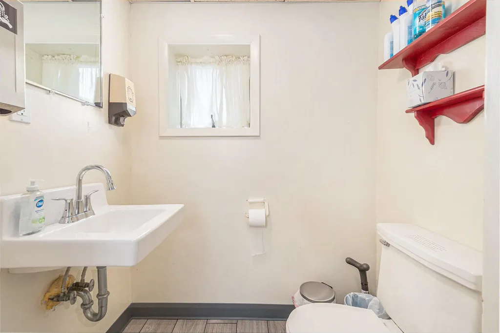1882 N Lakeshore Drive Hamlin Township MI 49431