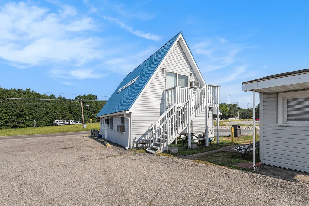 1882 N Lakeshore Drive Hamlin Township MI 49431