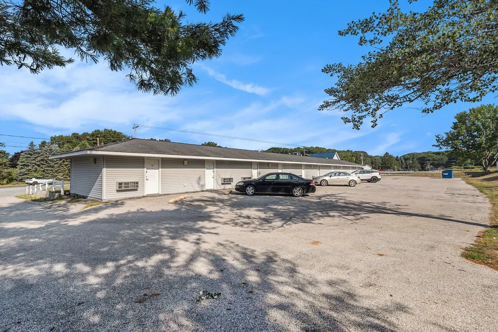 1882 N Lakeshore Drive Hamlin Township MI 49431