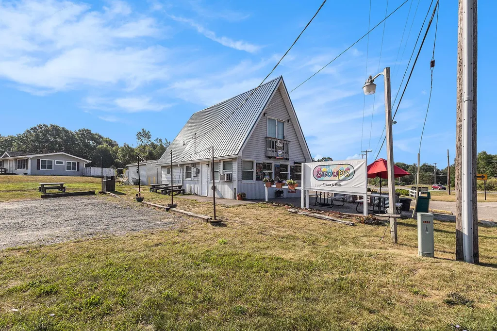 1882 N Lakeshore Drive Hamlin Township MI 49431