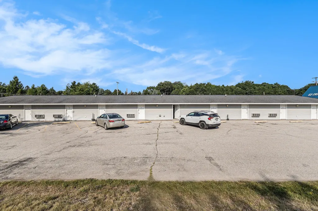 1882 N Lakeshore Drive Hamlin Township MI 49431