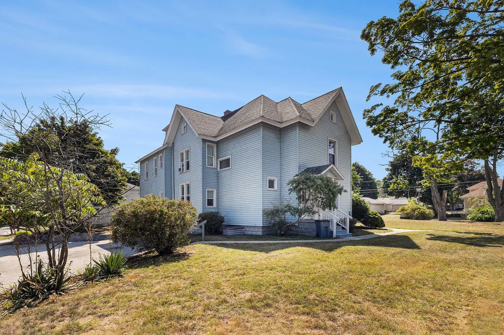 210 N Lavinia Street Ludington City MI 49431