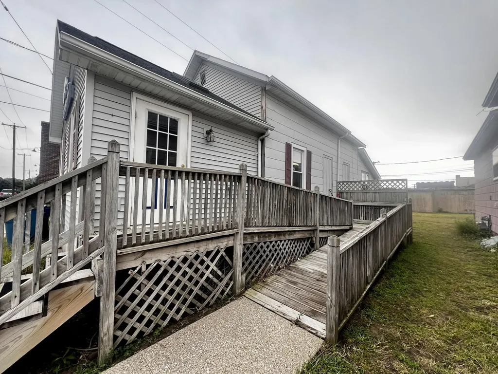208 S Harrison Street Ludington City MI 49431