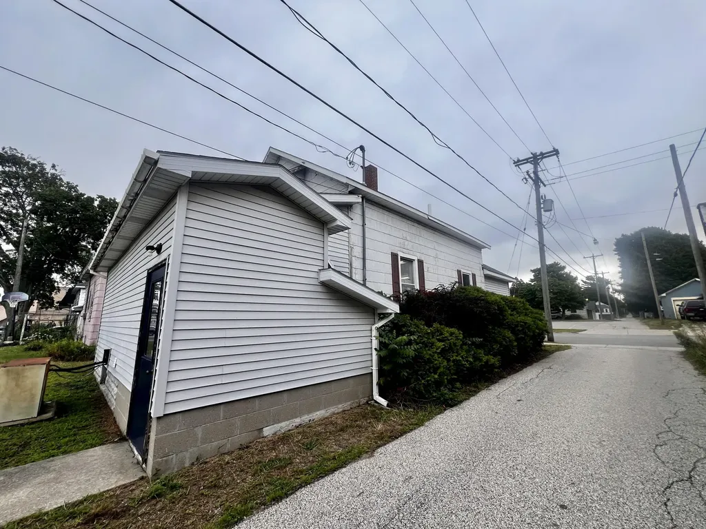 208 S Harrison Street Ludington City MI 49431