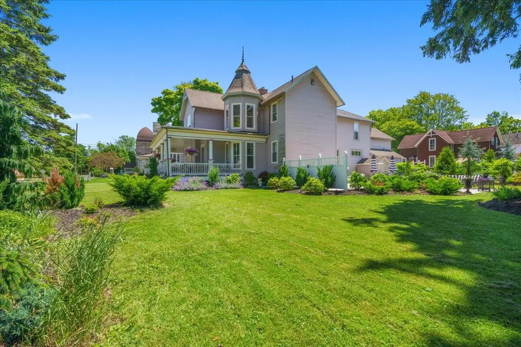 461 Fifth Street Manistee City MI 49660