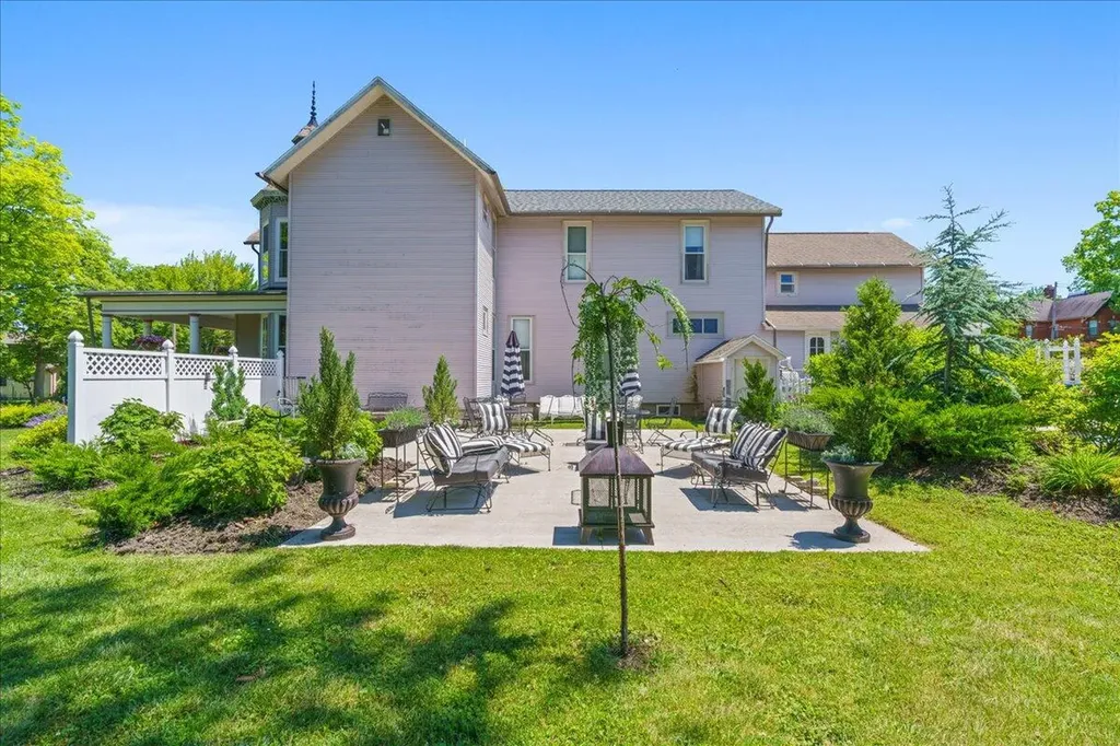 461 Fifth Street Manistee City MI 49660