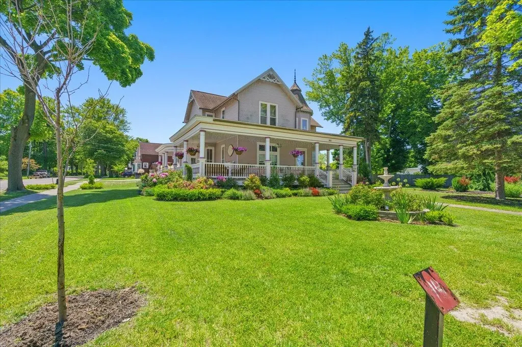 461 Fifth Street Manistee City MI 49660