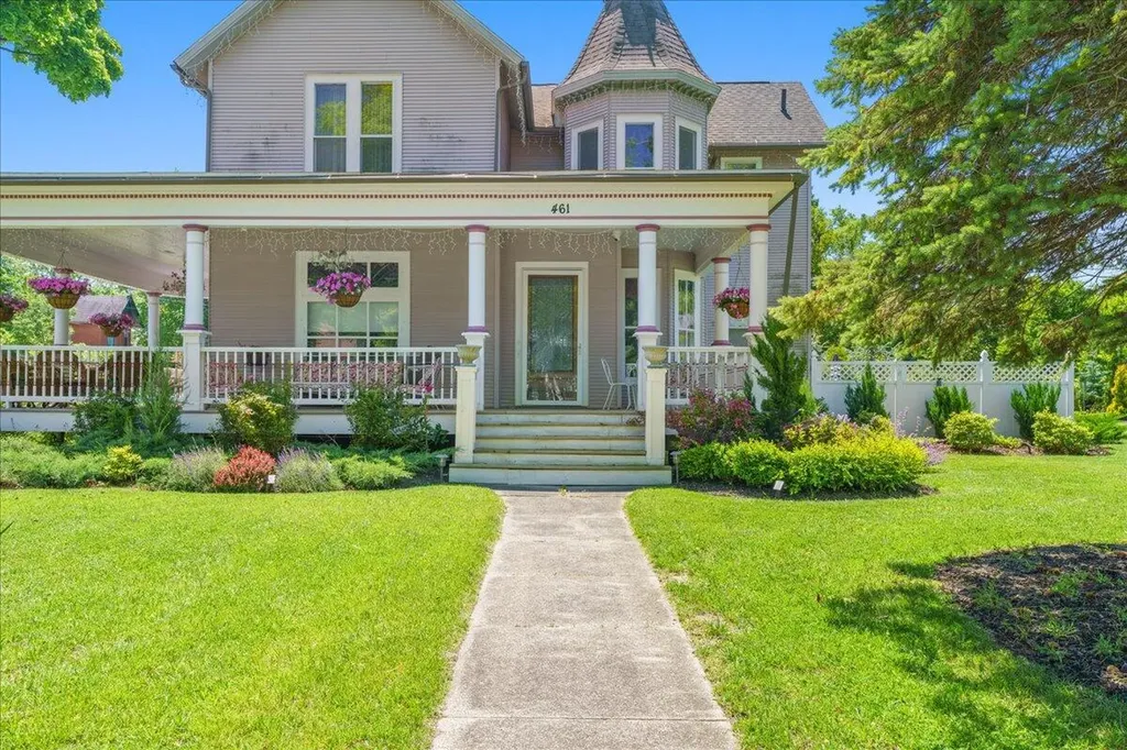 461 Fifth Street Manistee City MI 49660