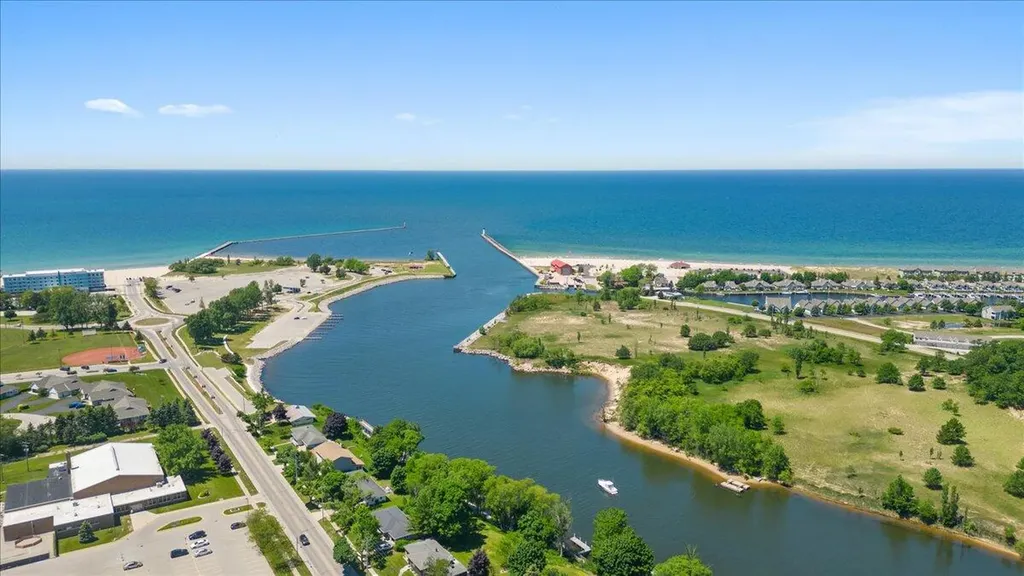 461 Fifth Street Manistee City MI 49660