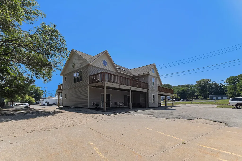 215 & 217 Arthur Street Manistee City MI 49660