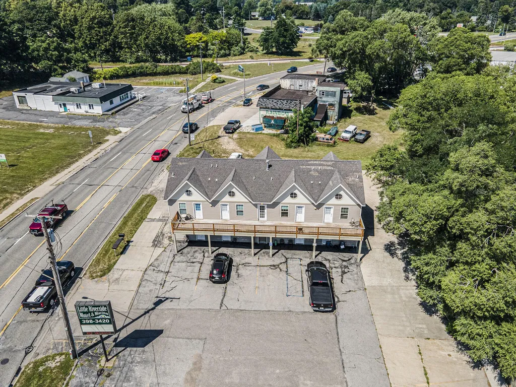 215 & 217 Arthur Street Manistee City MI 49660