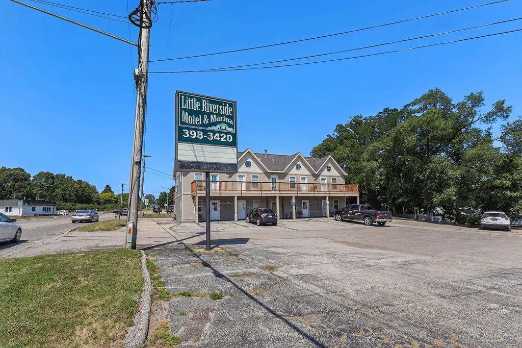215 & 217 Arthur Street Manistee City MI 49660