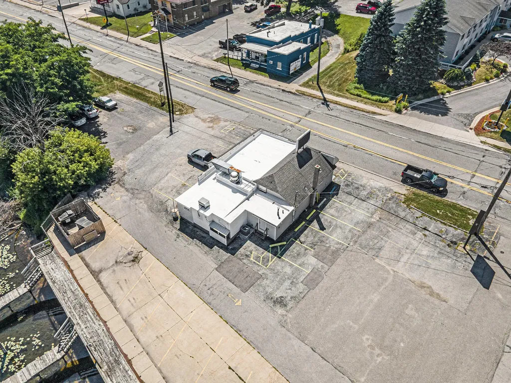 215 & 217 Arthur Street Manistee City MI 49660